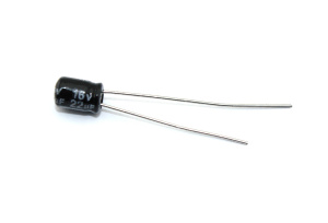 Конденсатор [CHINA] | DIP (4*5) | ECAP 22UF 16V | pins = 1.35MM