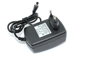 Блок питания (сетевой адаптер) 15V 1A 5.5x2.1